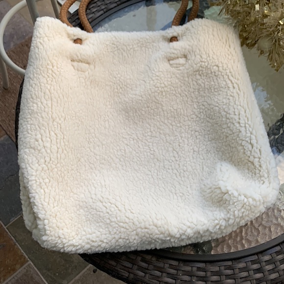 NWOT faux suede and shearling winter tote - Picture 5 of 8